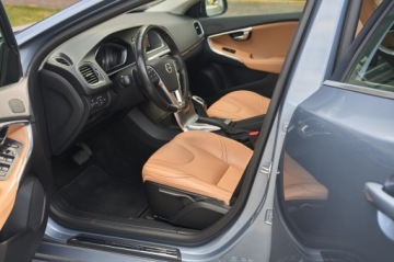 Volvo V40 II Hatchback Facelifting 2.0 D2 120KM 2018 VOLVO V40 INSCRIPTION PANORAMA JASNA SKÓRA AUTOMAT, zdjęcie 21