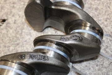 JAGUAR F-PACE LAND ROVER EVOQUE 2.0D 204DTD HŘÍDEL OJNICE ŠÁLKY G4D3EA