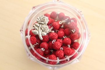 Розарий Святой Риты, вырезанный розовым маслом.