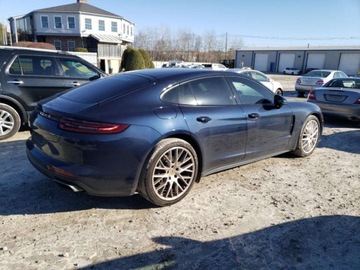 Porsche Panamera II Liftback 3.0 330KM 2018 Porsche Panamera 4 2018 3.0l 3.0 Benzyna 330KM, zdjęcie 3