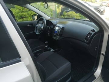 Hyundai i30 I CW Facelifting 1.6 CRDi 115KM 2011 Hyundai i30 1.6 CRDI 116KM Klimatronic Isofix Alu, zdjęcie 19