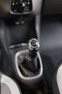 Toyota Aygo II Hatchback 3d Facelifting 1.0 VVT-i 72KM 2019 Toyota Aygo 1.0 VVT-i X-play czujniki parkowania Benzyna 72KM, zdjęcie 27