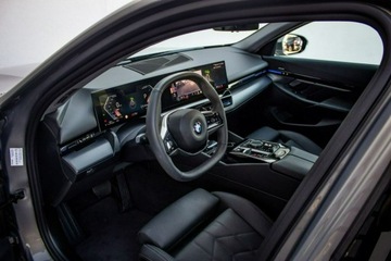 BMW Seria 5 G90-91 2023 BMW 520 xDrive Sedan, Demo - Koła zimowe w cenie!, zdjęcie 13