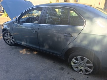 VW JETTA V SEDAN VÍKO KUFRU KUFRU LA6R