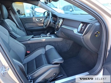 Volvo V60 II  Kombi Facelifting 2.0 B4 B 197KM 2024 Volvo V60 V60 B4 B Plus Dark aut Pakiet Climate Pa, zdjęcie 9