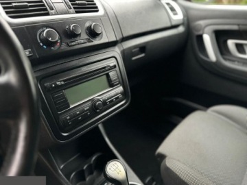 Skoda Fabia II Hatchback 1.2 i HTP 12V 70KM 2009 Skoda Fabia 1.2 12V Sport 70KM 2009r, zdjęcie 20