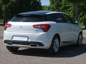 DS 5 Hatchback Facelifting 2015 2.0 BlueHDi 181KM 2016 Citroen DS5 2.0 BlueHDi, 178 KM, Automat, Skóra, zdjęcie 4