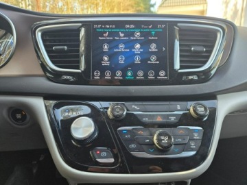 Chrysler Pacifica II 3.6 V6 Hybrid 264KM 2018 Chrysler Pacifica Hybrid 3.6 f.vat Pacifica Hybri, zdjęcie 2