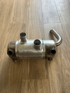 корпус глушителя самолета