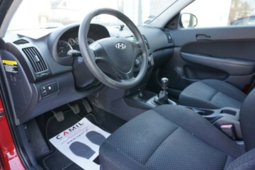 Hyundai i30 I Hatchback 1.4 109KM 2010 Hyundai i30 zarejestrowany, ubezpieczony, zdjęcie 8
