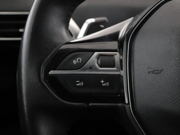 Peugeot 5008 II Crossover 1.5 BlueHDI 130KM 2019 Peugeot 5008 7os. Automat Navi Czujniki parkowania, zdjęcie 33