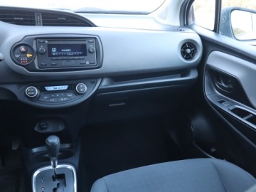 Toyota Yaris III Hatchback 5d Facelifting 2017 1.5 Hybrid 100KM 2020 Toyota Yaris 1.5 Hybrid, Salon Polska, zdjęcie 7