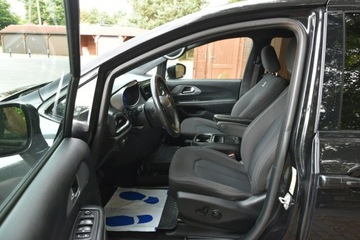 Chrysler Pacifica II 3.6 V6 291KM 2019 Chrysler Pacifica 3.6 V6 291KM 2019r. Touring, zdjęcie 16