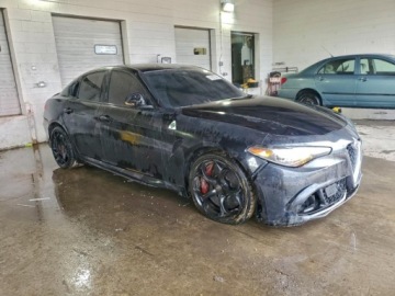 Alfa Romeo Giulia II 2017 Alfa Romeo Giulia Alfa Romeo Giulia Quadrifoglio RWD z 2017 roku od ubezpi, zdjęcie 2