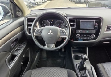 Mitsubishi Outlander III SUV Facelifting 2015 2.0 MIVEC 150KM 2015 Mitsubishi Outlander 2.0Benz 150KM Kamera ALU Temp Grz.Fotele Serwis Oplat, zdjęcie 18