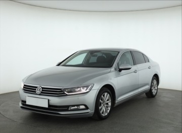 Volkswagen Passat B8 Limousine 2.0 TDI BlueMotion Technology 150KM 2016 VW Passat 2.0 TDI, Salon Polska, Serwis ASO, zdjęcie 1