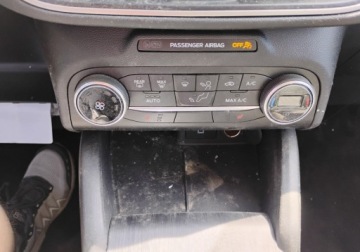 Ford Escape III 2020 Ford Escape 2020r, 1.5 Benzyna. AUTOMAT. Uszkodzony prawy przod. Poobijany, zdjęcie 15