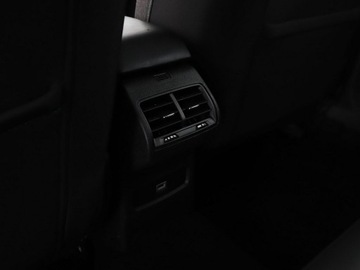 Citroen C4 III SUV 1.5 BlueHDi 110KM 2021 Citroen C4 Kamera, Navi, Aut.klima, Bluetooth, zdjęcie 37