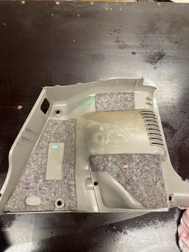 BOK KUFRU LEVÝ ZADNÍ FREELANDER I ČALOUNĚNÍ