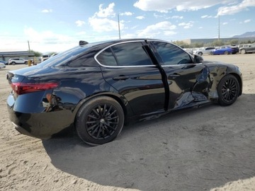 Alfa Romeo Giulia II Sedan Facelifting 2.0 Turbo 280KM 2021 Alfa Romeo Giulia Sport, 2021r., 2.0L 2.0 Benzyna 280KM, zdjęcie 2