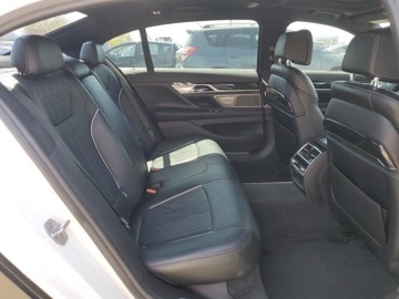 BMW Seria 7 G11-G12 2019 BMW Seria 7 750i 2019 4.4l 4.4 Benzyna 445KM, zdjęcie 10