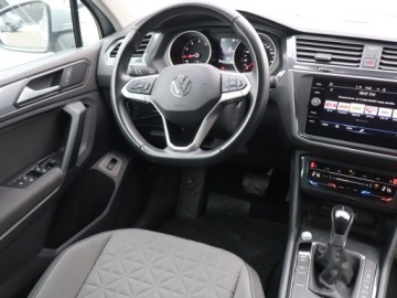 Volkswagen Tiguan II SUV Facelifting 1.5 TSI 150KM 2021 VW Tiguan 1.5 TSI, Salon Polska, Serwis ASO, DSG, zdjęcie 6