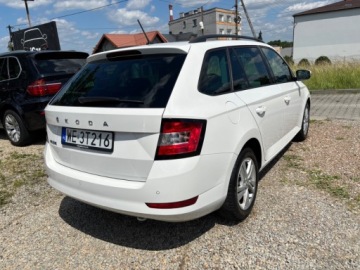 Skoda Fabia III Kombi Facelifting 1.0 TSI 95KM 2021 Skoda Fabia 1.0 Tsi 95 KM AMBITION BEZWYPADKOWY Benzyna 95KM, zdjęcie 7