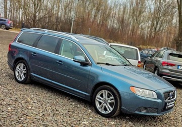 Volvo V70 III Kombi 2.5 T 231KM 2013 Volvo V70 SUMMUM 2,0T 213KM R5 Kamera Wentylowane 2.5 Benzyna 231KM