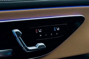 Mercedes CLE Coupe 2.0 300 258KM 2025 MERCEDES-BENZ CLE 300 4-Matic AMG Line 2.0 (258KM) 2025, zdjęcie 13