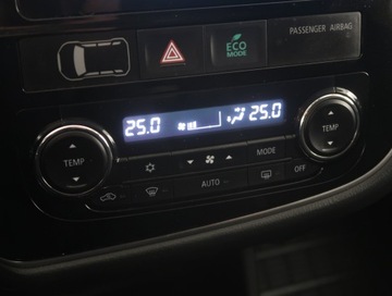 Mitsubishi Outlander III SUV Facelifting 2.0 SOHC MIVEC 150KM 2014 Mitsubishi Outlander 2.0, Salon Polska, zdjęcie 11