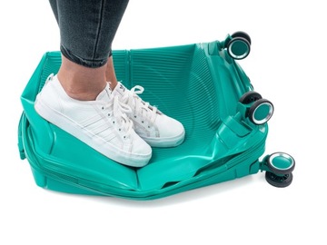 НЕБОЛЬШОЙ ДОРОЖНЫЙ ЧЕМОДАН L RGL ИЗ ПОЛИПРОПИЛЕНА С ДВОЙНЫМИ ПОВОРОТНЫМИ КОЛЕСАМИ