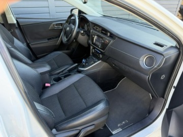 Toyota Auris II Hatchback 5d 1.8 HSD 136KM 2013 Toyota Auris 1.8 HSD136KM Prestige Skóra Kamera, zdjęcie 17
