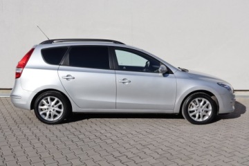 Hyundai i30 I CW 2.0 143KM 2008 Hyundai i30 2.0 CVVT, Klima, Klimatronic, zdjęcie 5