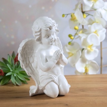 МОЛЮЩИЙСЯ АНГЕЛ гипсовая фигурка С СЕРДЦЕМ подарок для гостей ПРИЧАСТИЕ белый