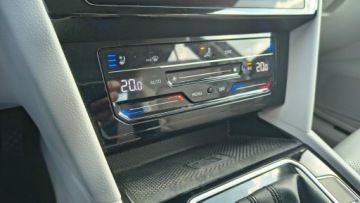 Volkswagen Passat B8 Variant Facelifting 2.0 TSI 190KM 2022 Volkswagen Passat 2.0TSI 190KM ACC SalonPL Kamera, zdjęcie 32