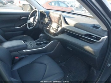 Toyota Highlander III 2023 Toyota Highlander 2023, 2,4L, 4x4, XLE, po gradobiciu 2.4 Benzyna 265KM, zdjęcie 6