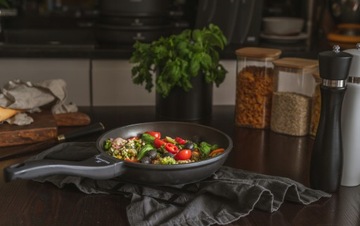 Valdinox Expert большая традиционная сковорода с антипригарным покрытием, 30 см