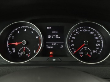 Volkswagen Golf VII Hatchback 3d Facelifting 1.0 TSI 85KM 2019 Volkswagen Golf klimatyzacja czujniki parkowania, zdjęcie 21