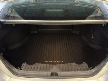 Toyota Camry IX Sedan 2.5 Hybrid Dynamic Force 218KM 2021 Toyota Camry 2.5 Hybrid Prestige CVT 2.5 Hybrid Pr, zdjęcie 10