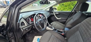 Opel Astra J Sports Tourer Facelifting 1.4 Turbo ECOTEC 140KM 2013 Opel Astra 1,4 TURBO 140KM Led Super Stan Oplaty 1.4 Benzyna 140KM, zdjęcie 31