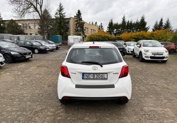 Toyota Yaris III Hatchback 5d Facelifting 1.0 VVT-i 69KM 2014 Toyota Yaris Toyota Yaris Benzyna 70KM, zdjęcie 3