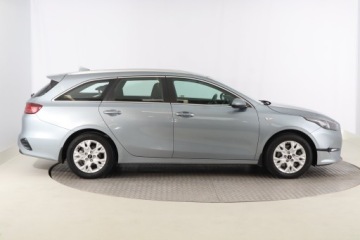 Kia Ceed III Kombi Facelifting 1.5 T-GDI 160KM 2022 Kia Ceed 1.5 T-GDI MHEV, Salon Polska, zdjęcie 5