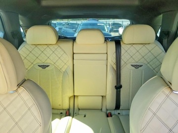 Bentley Bentayga 2021 Bentley Bentayga 2021 4.0 Benzyna 542KM, zdjęcie 10
