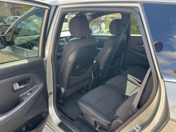 Kia Carens IV Minivan 1.7 VGT CRDI 136KM 2014 Kia Carens Ledy Klimatyzacja Parktronic Grzana Kierownica El.Szyby Tempomat, zdjęcie 5