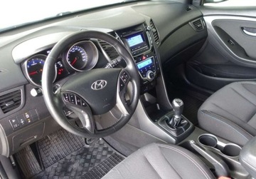 Hyundai i30 II Wagon Facelifting 1.6 CRDi 110KM 2016 Hyundai i30 1.6 CRDi 110KM/Podgrz.fotele/ Tylne, zdjęcie 12