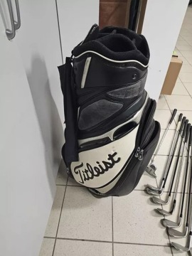 ВОДОНЕПРОНИЦАЕМАЯ СУМКА ДЛЯ ГОЛЬФА TITLEIST + КЛЮСКИ TITLEIST