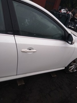 DVEŘE PRAVÝ PŘEDNÍ RENAULT LATITUDE TEQXA 2011 ROK