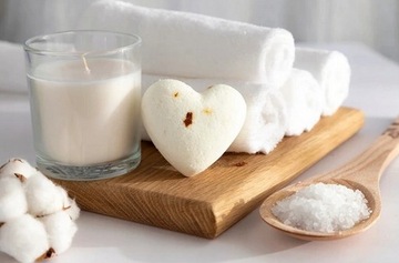 ПОДАРОЧНЫЙ НАБОР ZIAJA GOAT MILK ДЛЯ СУХОЙ КОЖИ В ДЕКОРАТИВНОЙ УПАКОВКЕ