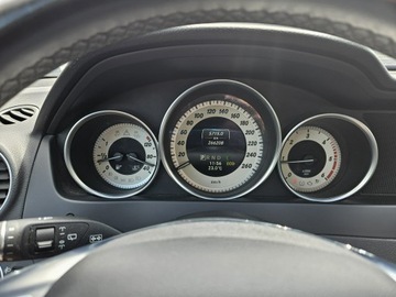 Mercedes Klasa C W204 Kombi T204 2.2 200 CDI BlueEFFICIENCY 136KM 2013 Mercedes C 200 2.2 CDI Diesel 136KM automat, zdjęcie 11