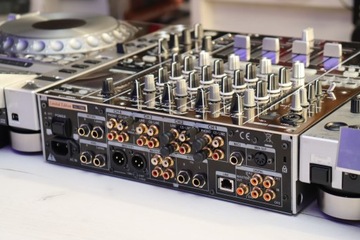 Pioneer CDJ 2000 Nexus DJM 900 Nexus Platinum